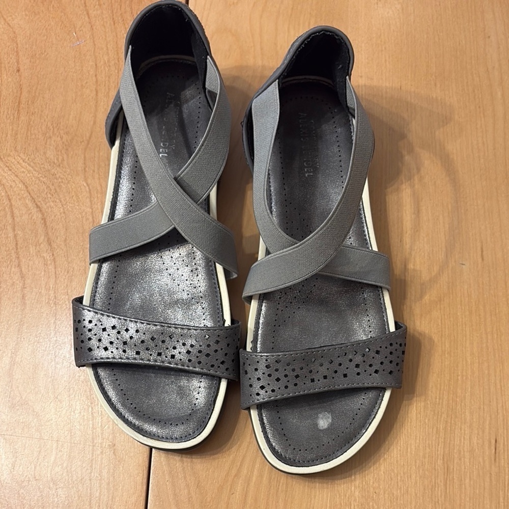 Alexis Bendel woman’s Gray Sandals.  Size 8.5